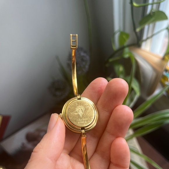 Women's Gucci Watch - Picture 3 of 4